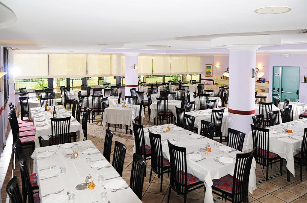 Hotel Prater Cesenatico Exterior photo